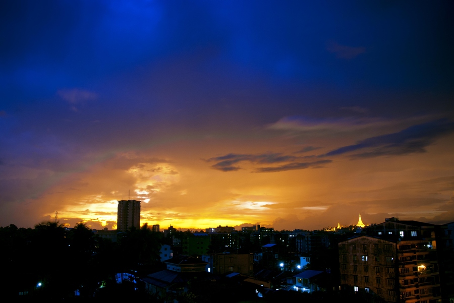 我和红尘有个约会 我和红尘有个约会